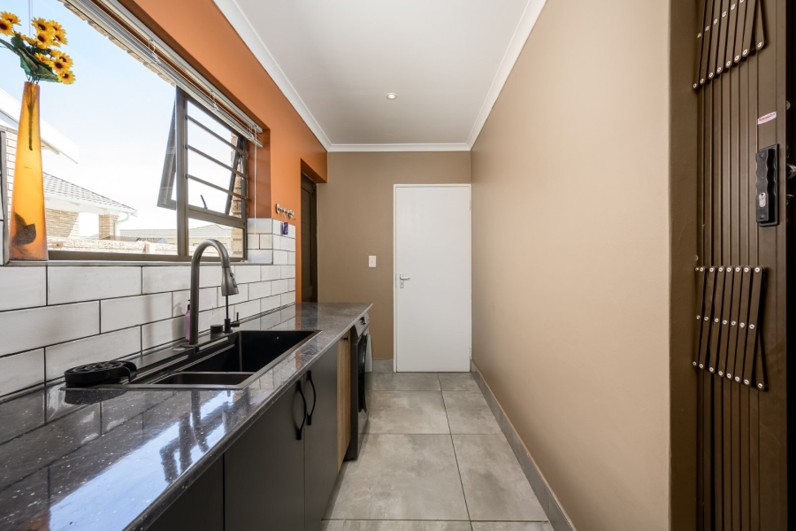 2 Bedroom Property for Sale in Sherwood Eastern Cape
